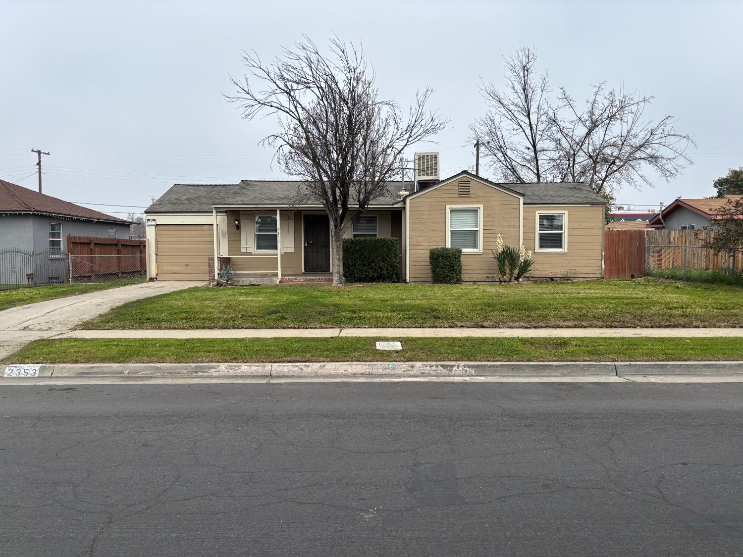 2353 E Vassar Ave, Fresno, CA 93703