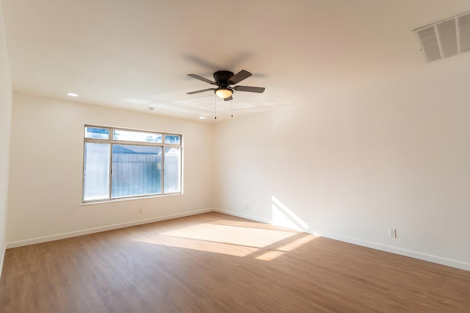 5761 N Orchard St, Fresno, CA 93710