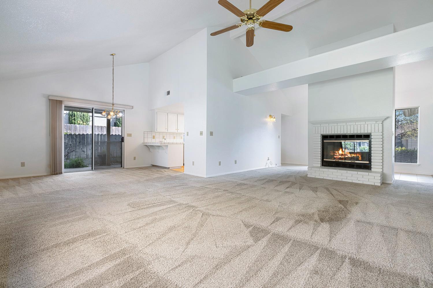 6363 N Gilroy Ave, Fresno, CA 93722