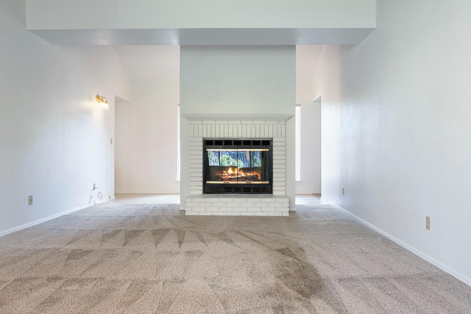 6363 N Gilroy Ave, Fresno, CA 93722