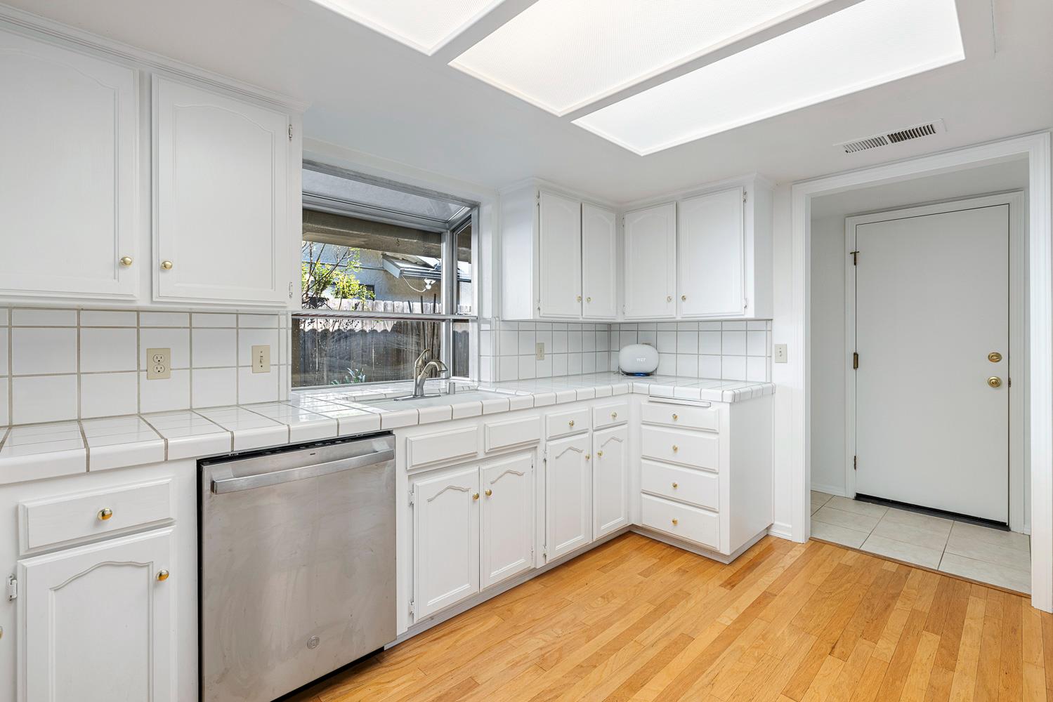 6363 N Gilroy Ave, Fresno, CA 93722