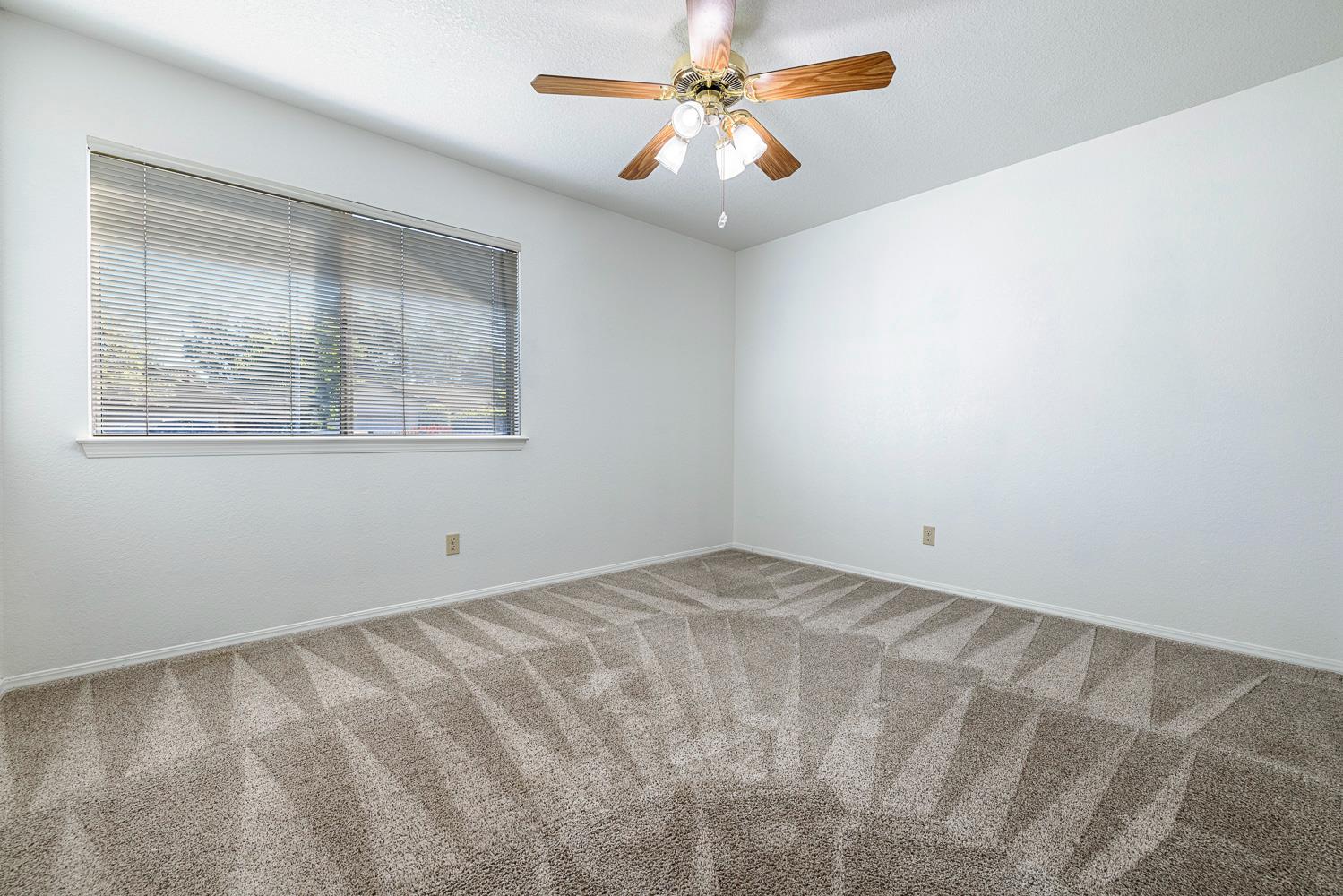 6363 N Gilroy Ave, Fresno, CA 93722