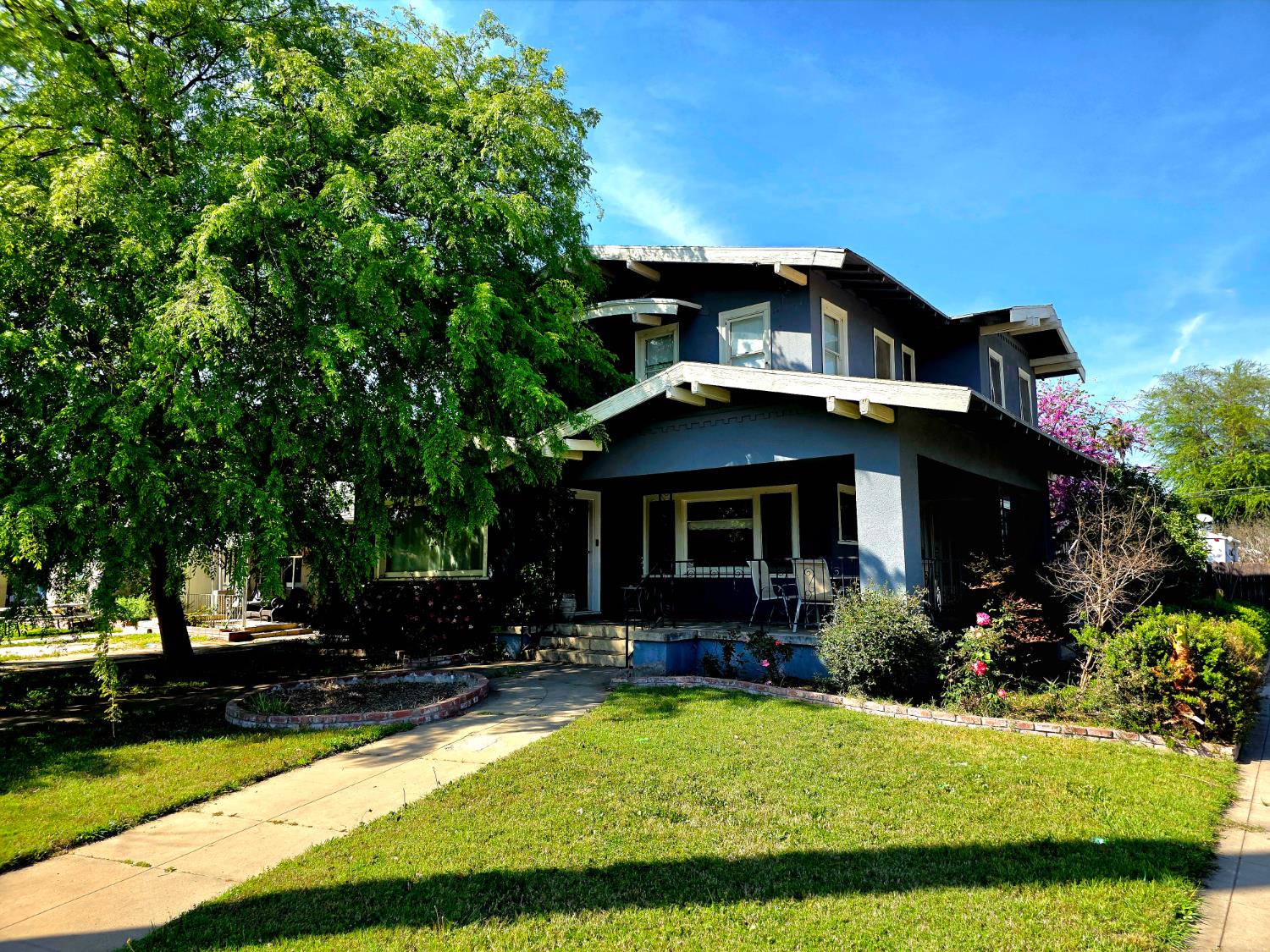 3463 E Kerckhoff Ave, Fresno, CA 93702