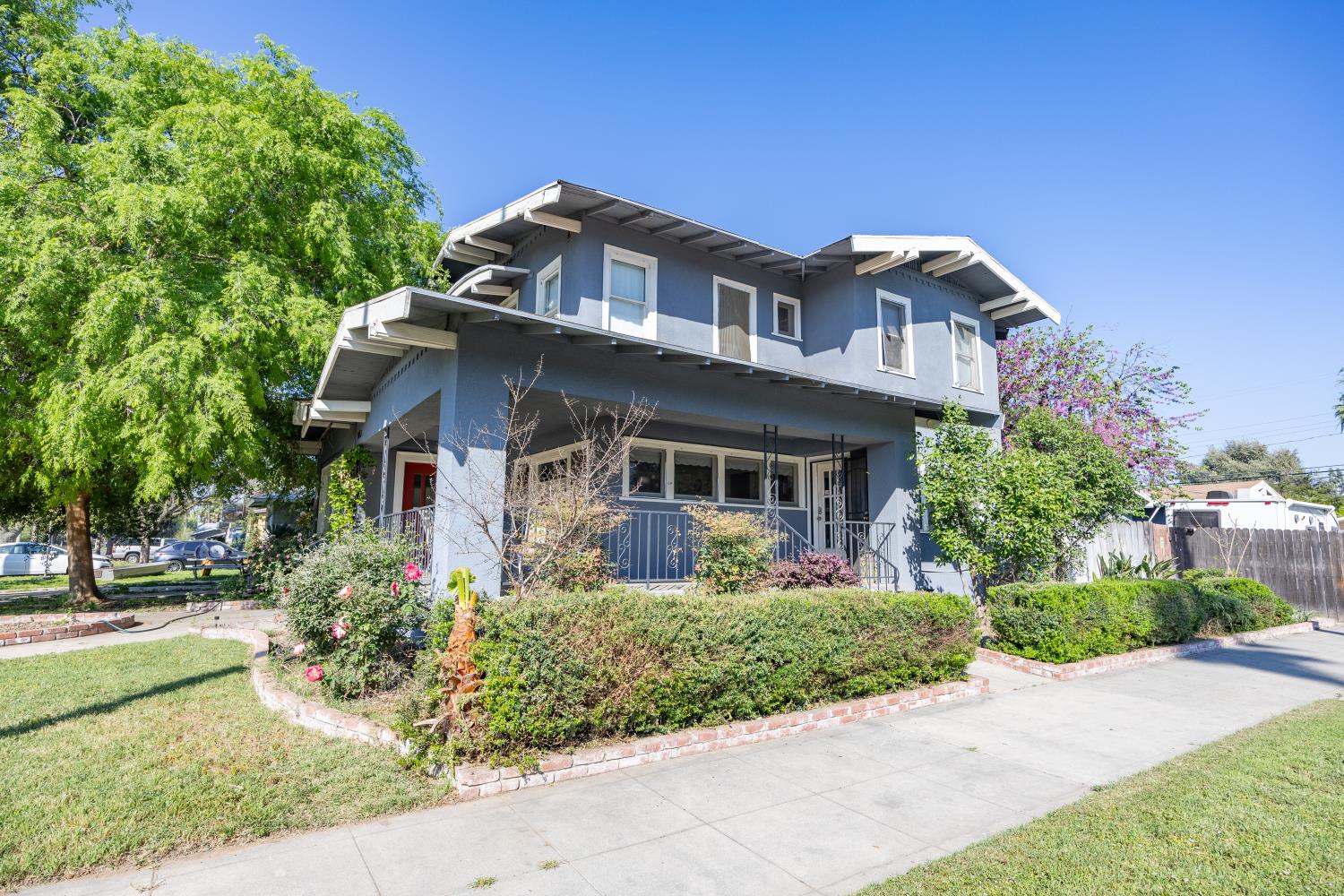 3463 E Kerckhoff Ave, Fresno, CA 93702