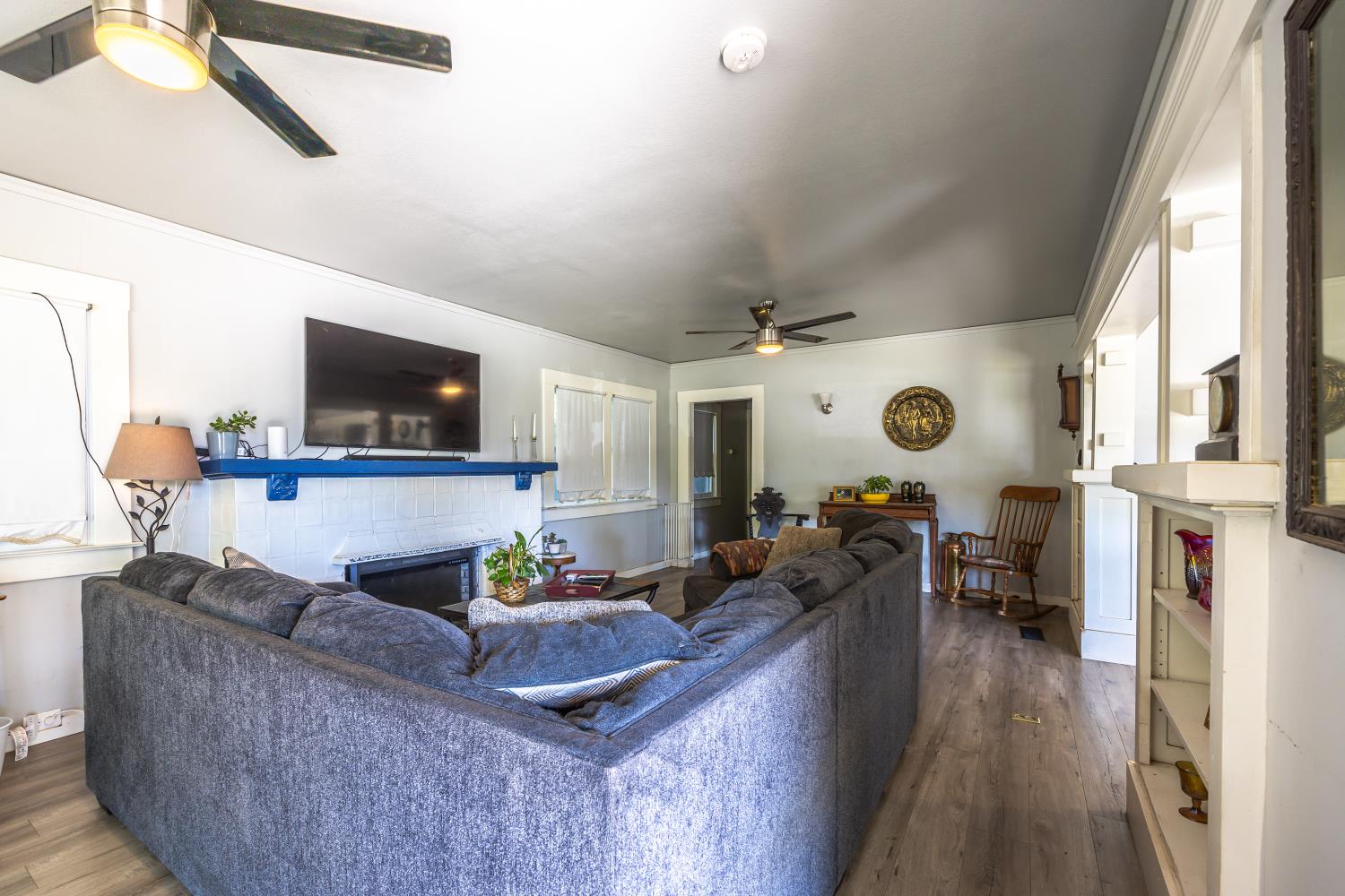 3463 E Kerckhoff Ave, Fresno, CA 93702