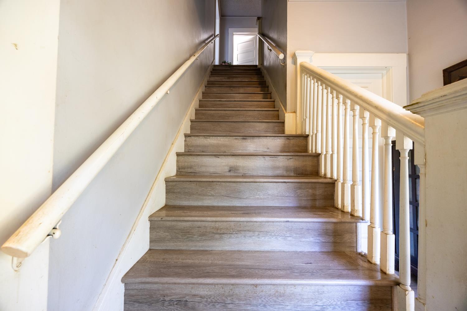 3463 E Kerckhoff Ave, Fresno, CA 93702