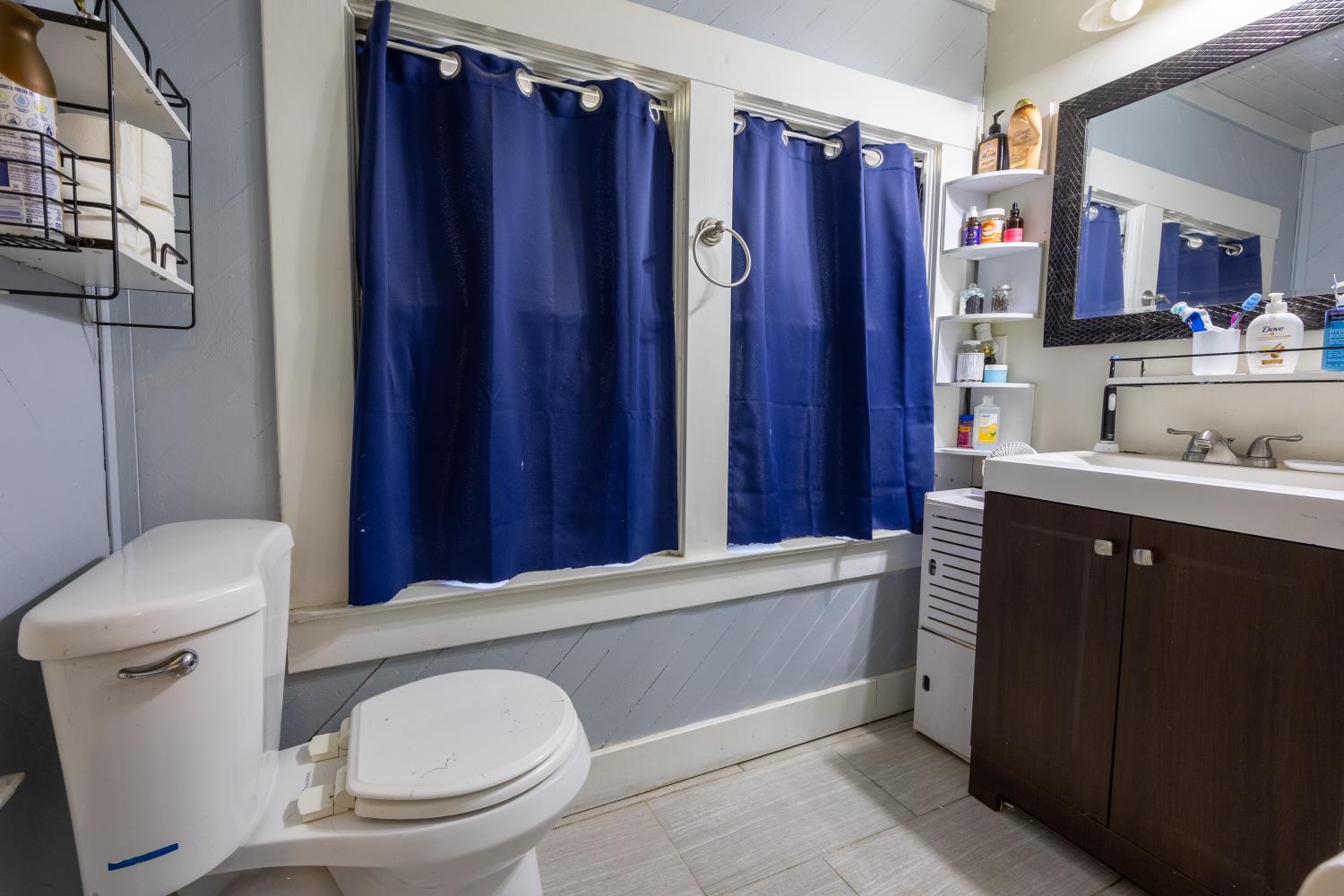 3463 E Kerckhoff Ave, Fresno, CA 93702