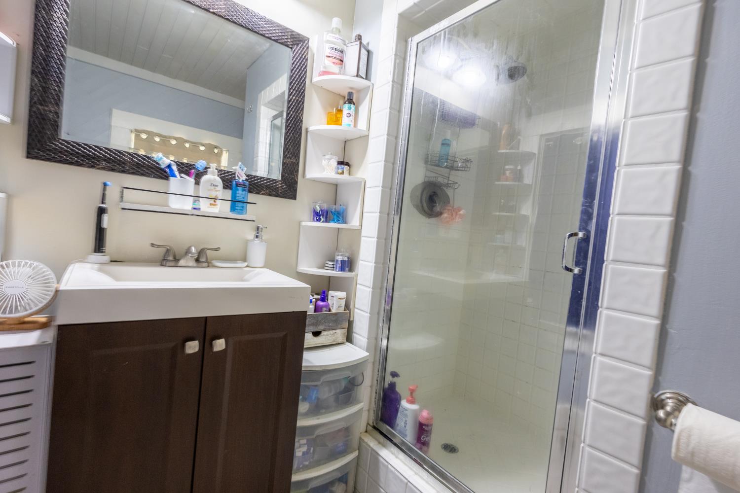 3463 E Kerckhoff Ave, Fresno, CA 93702