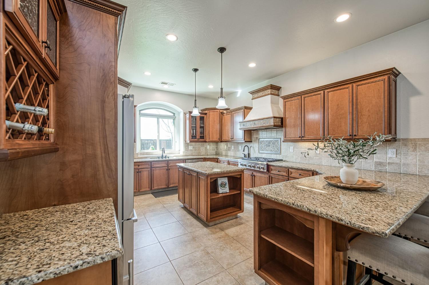 1634 N Cindy Ave, Clovis, CA 93619