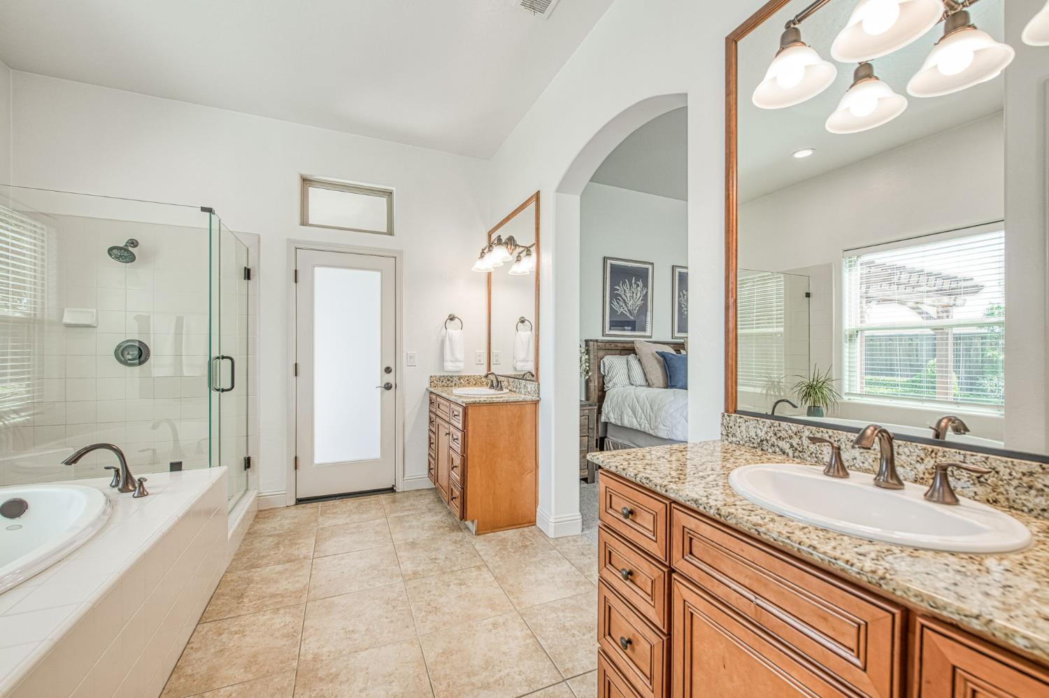 1634 N Cindy Ave, Clovis, CA 93619