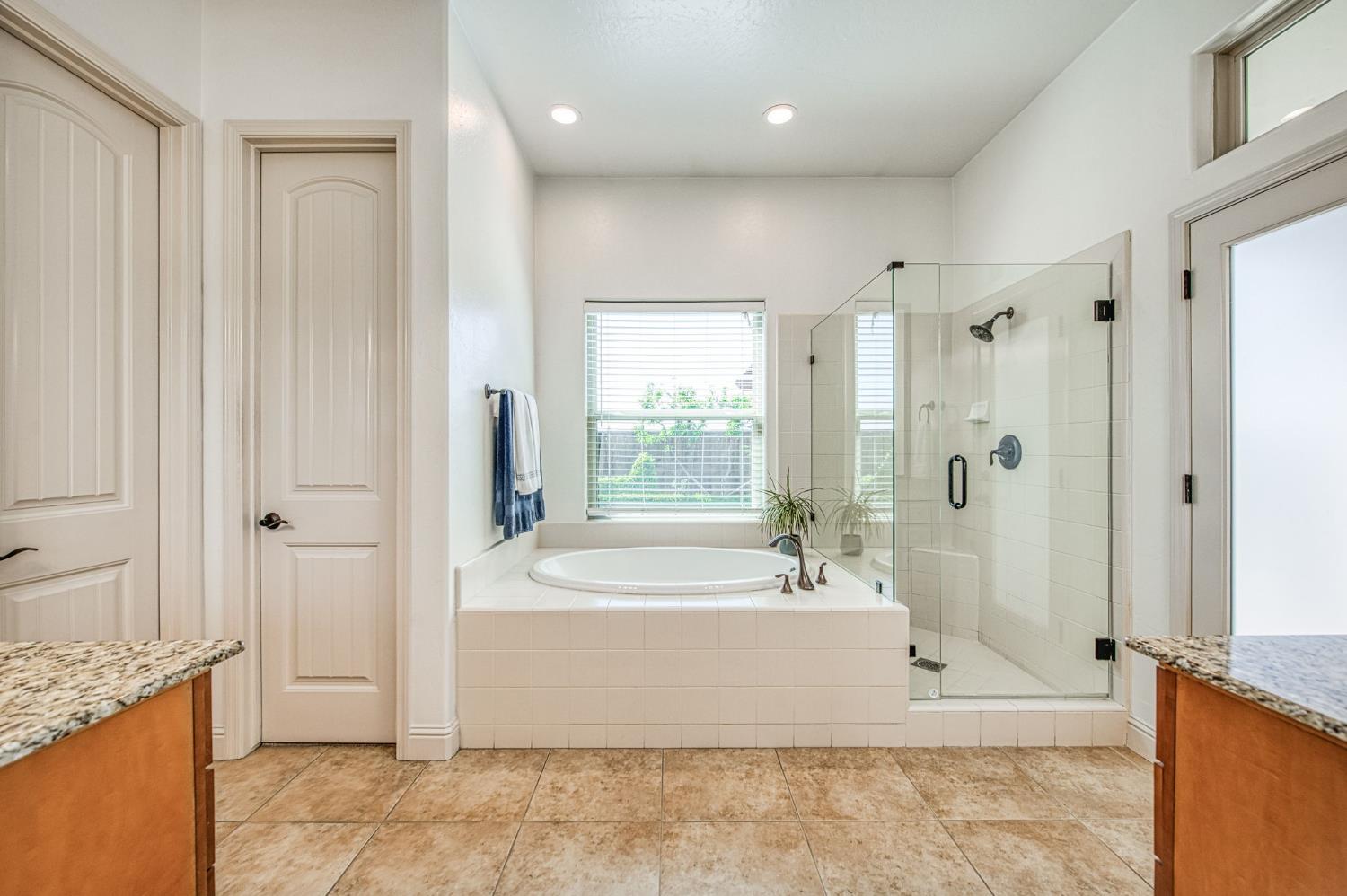 1634 N Cindy Ave, Clovis, CA 93619