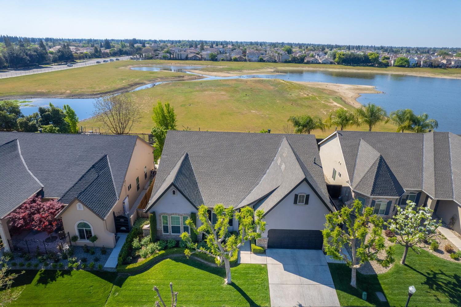 1634 N Cindy Ave, Clovis, CA 93619