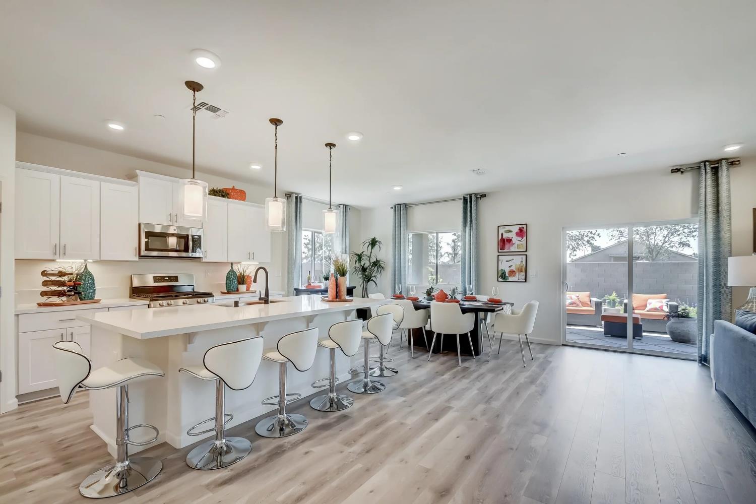 1015 Lucia Ave, Fowler, CA 93625