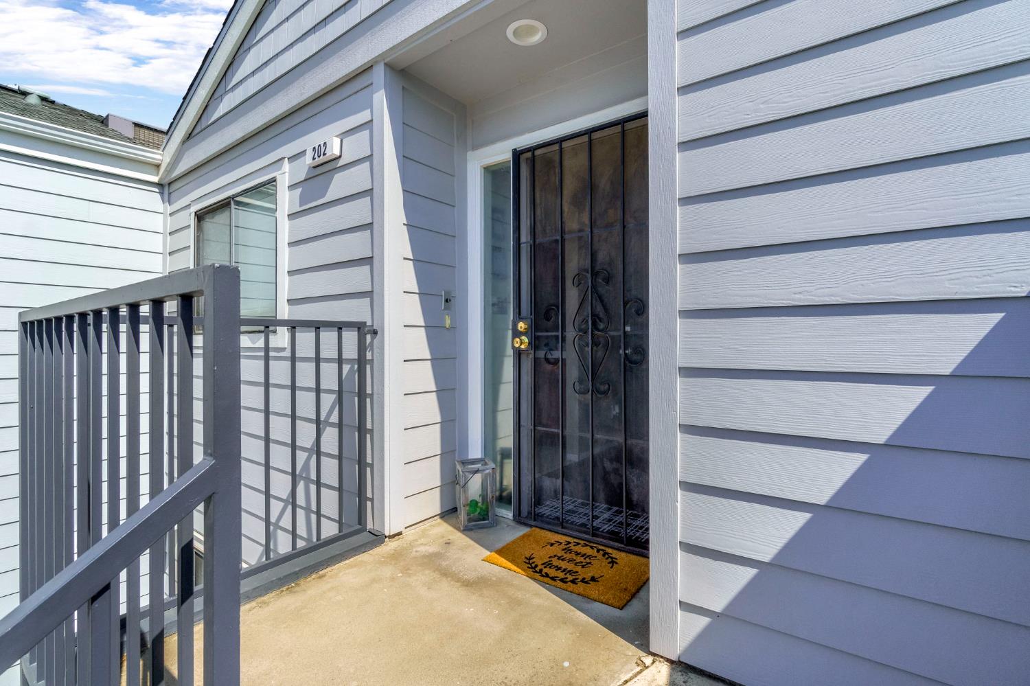 7675 N 1St St #202, Fresno, CA 93720