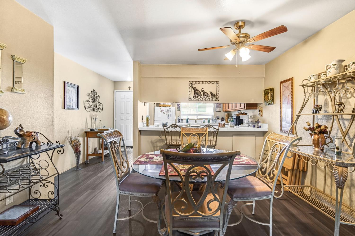 7675 N 1St St #202, Fresno, CA 93720