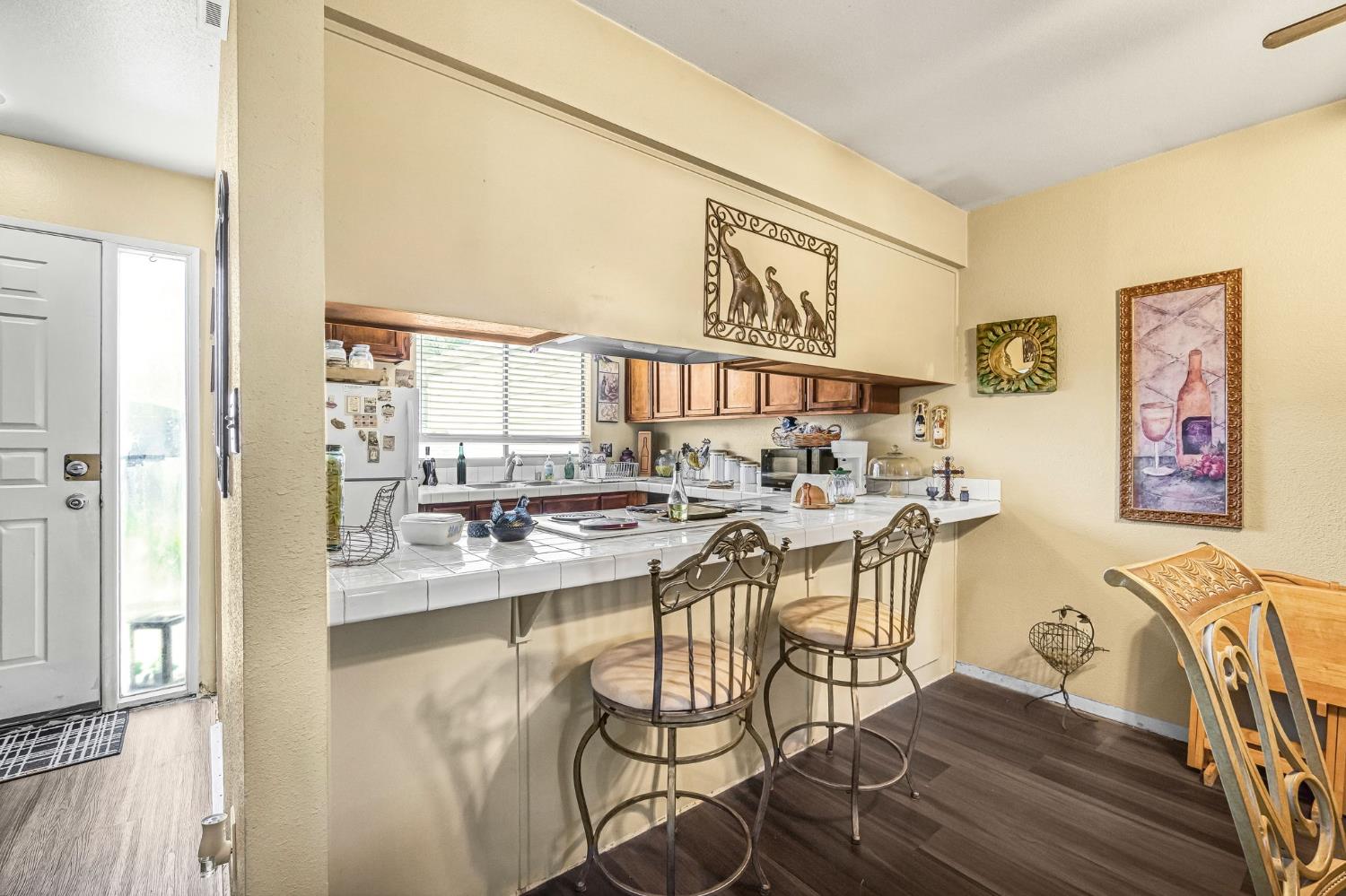 7675 N 1St St #202, Fresno, CA 93720