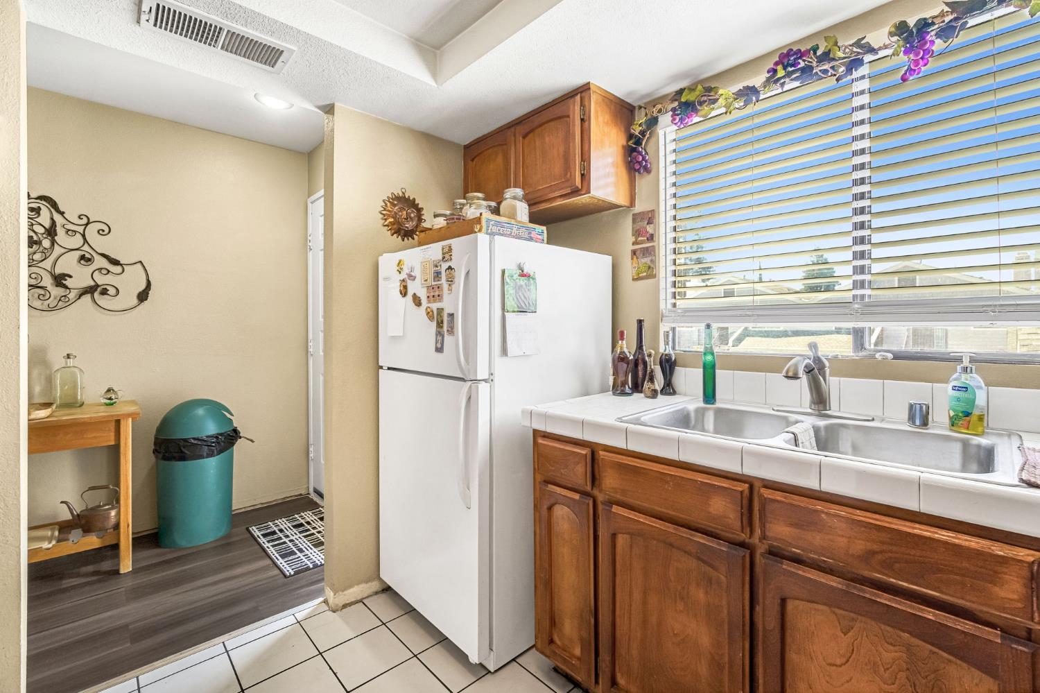 7675 N 1St St #202, Fresno, CA 93720