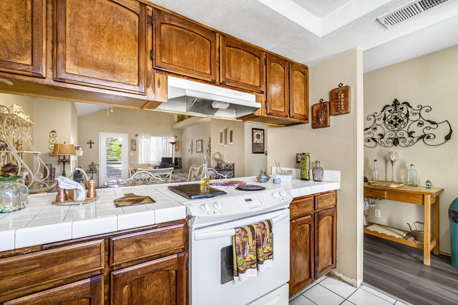 7675 N 1St St #202, Fresno, CA 93720