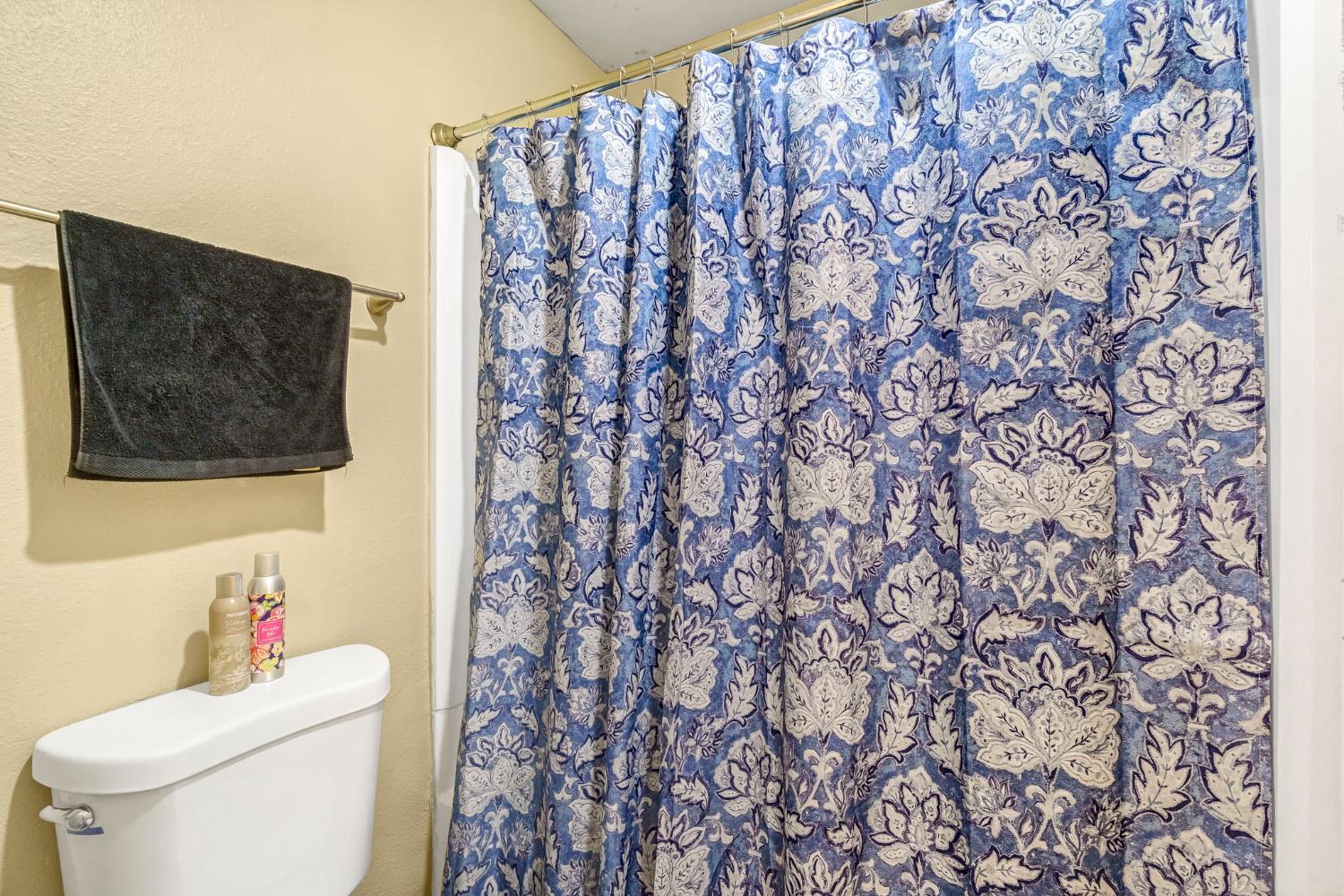 7675 N 1St St #202, Fresno, CA 93720