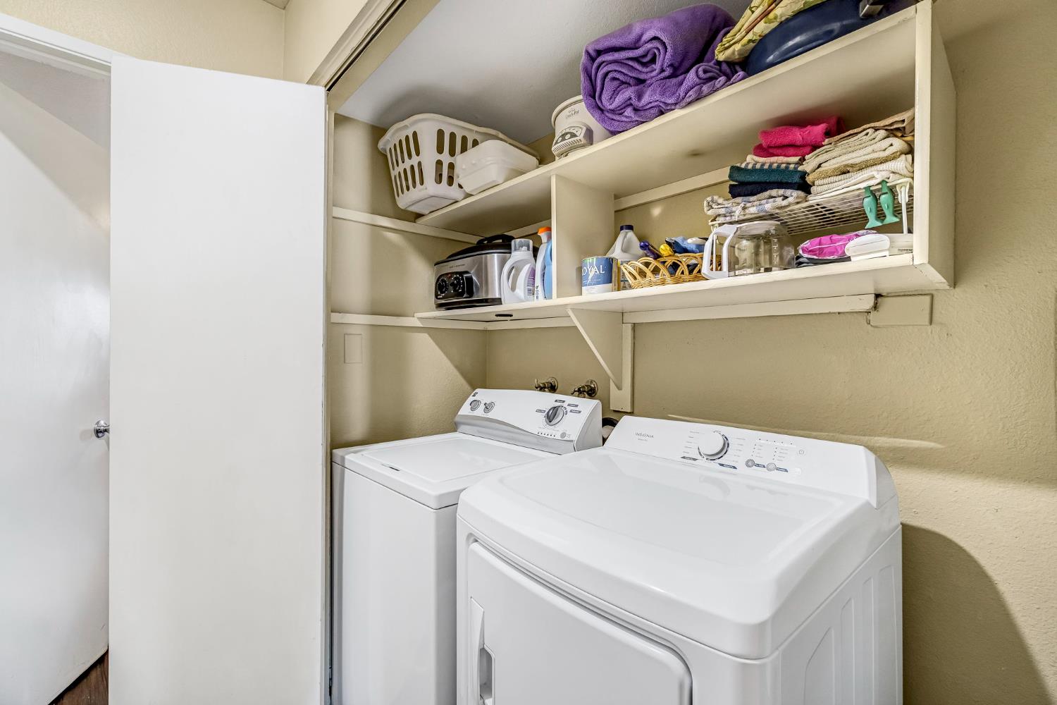 7675 N 1St St #202, Fresno, CA 93720