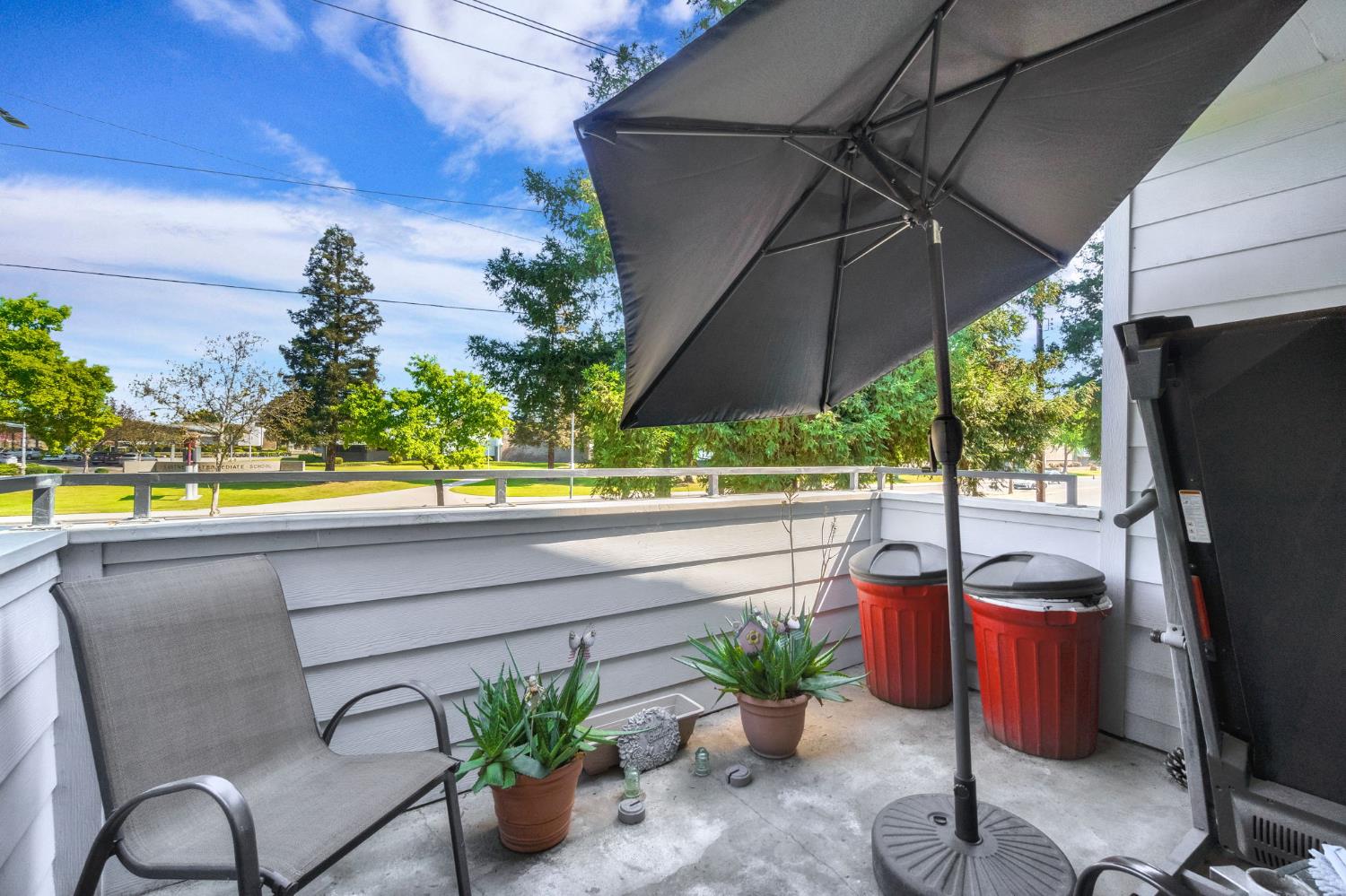 7675 N 1St St #202, Fresno, CA 93720