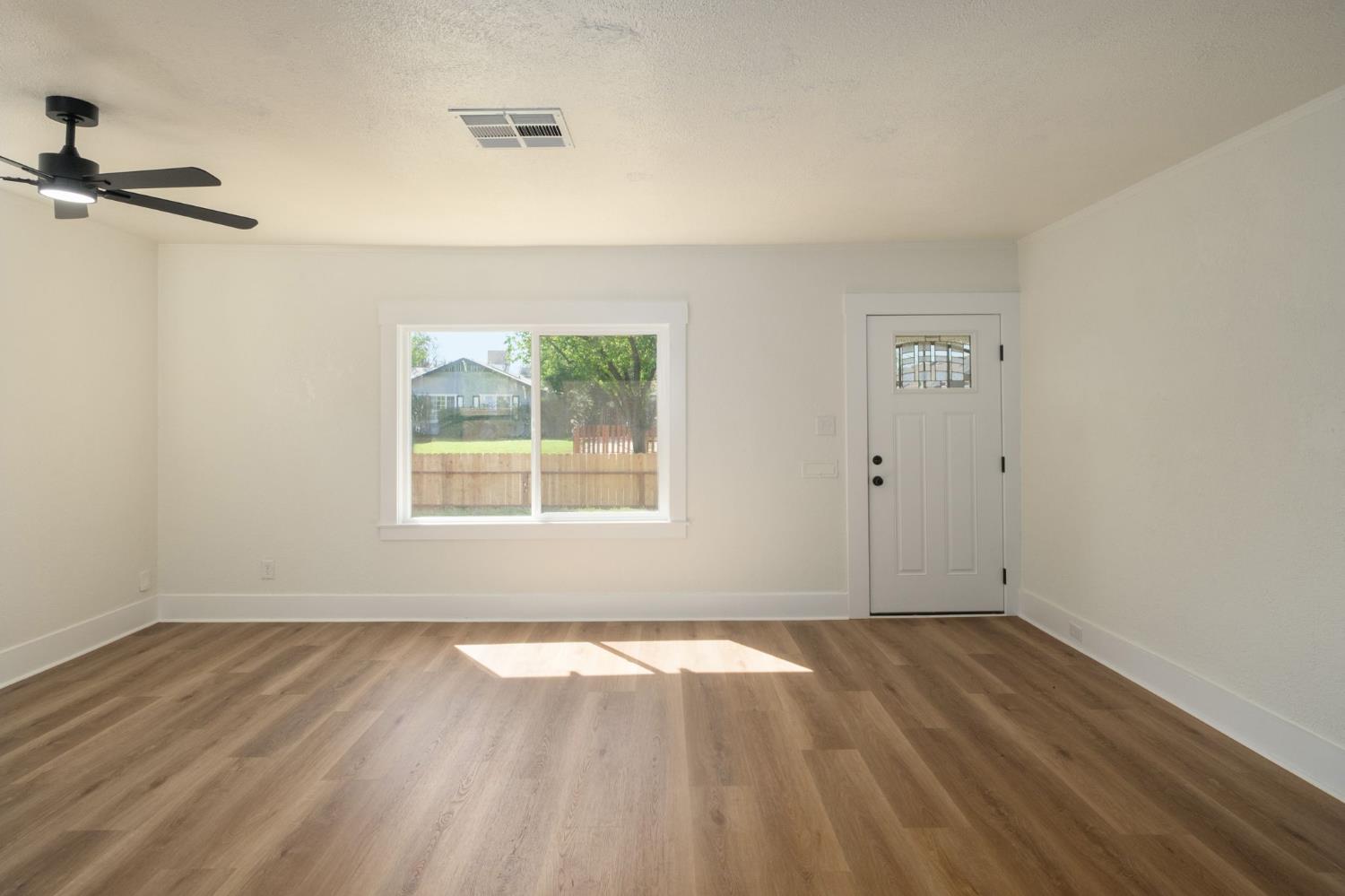 4237 E Washington Ave, Fresno, CA 93702