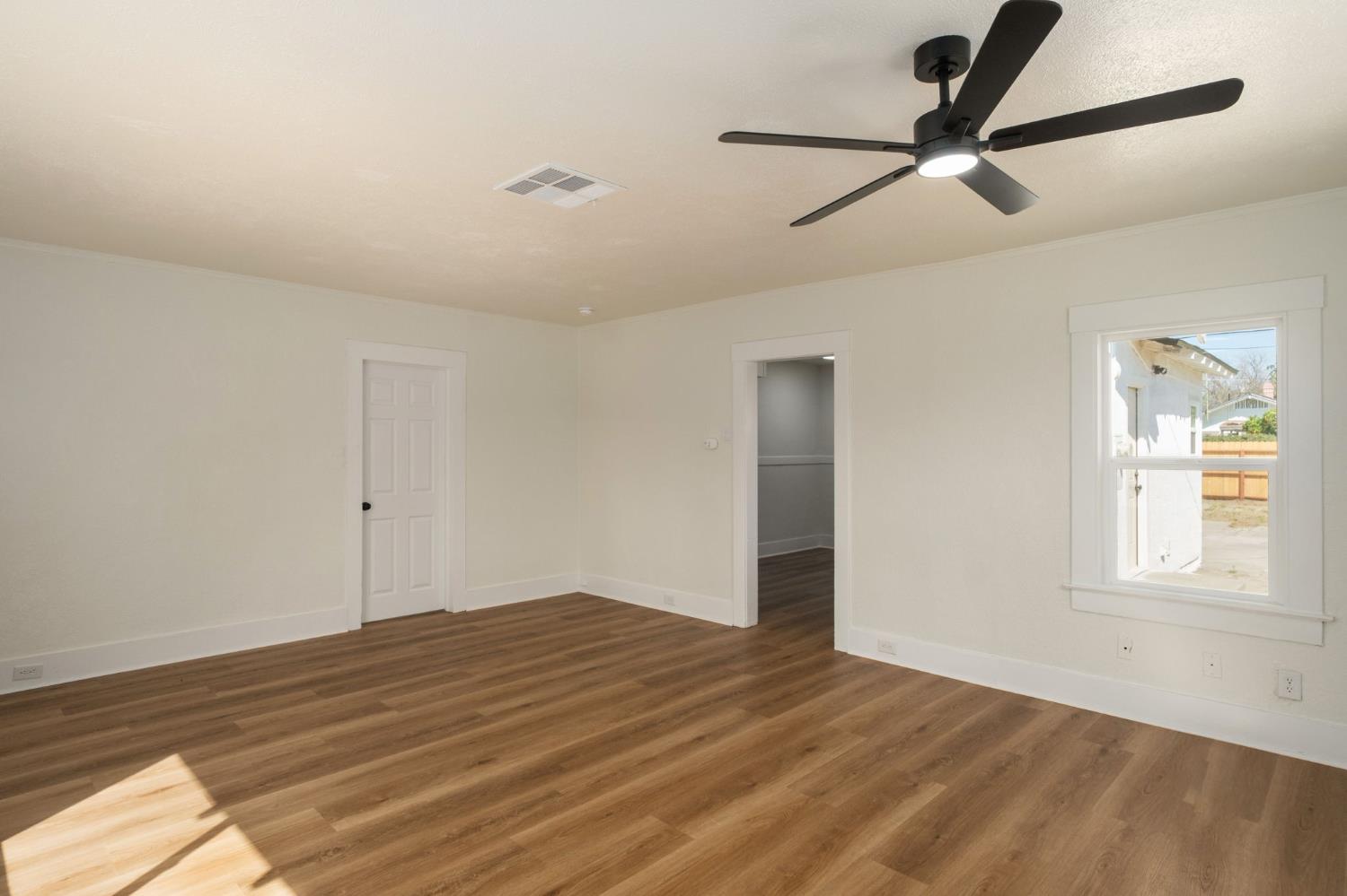 4237 E Washington Ave, Fresno, CA 93702