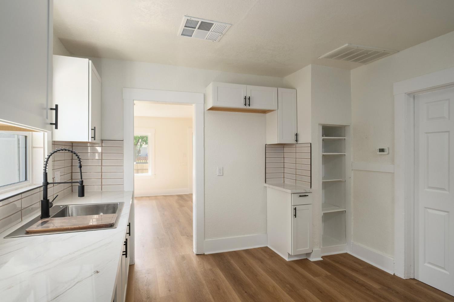 4237 E Washington Ave, Fresno, CA 93702