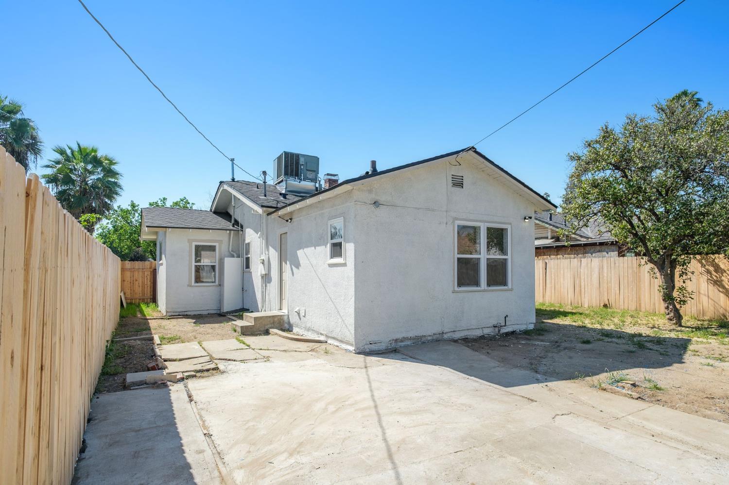 4237 E Washington Ave, Fresno, CA 93702