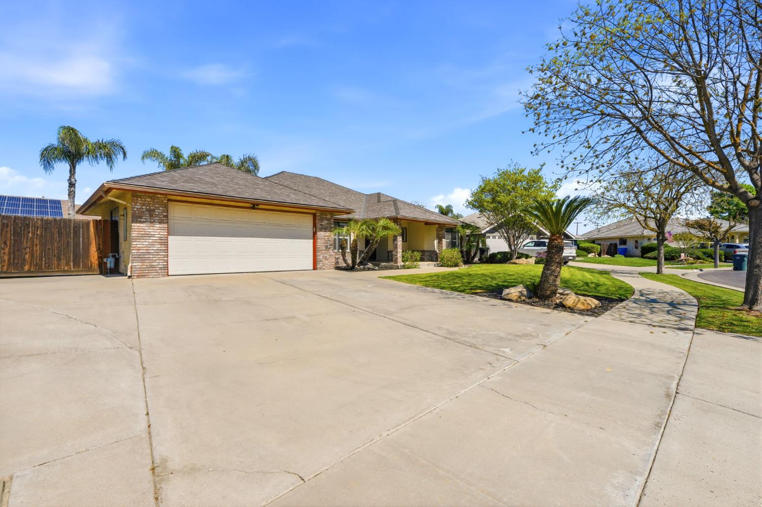 1332 Lincoln Ln, Lemoore, CA 93245