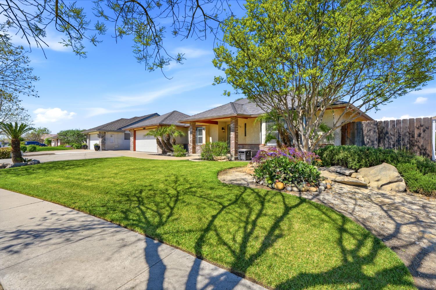 1332 Lincoln Ln, Lemoore, CA 93245