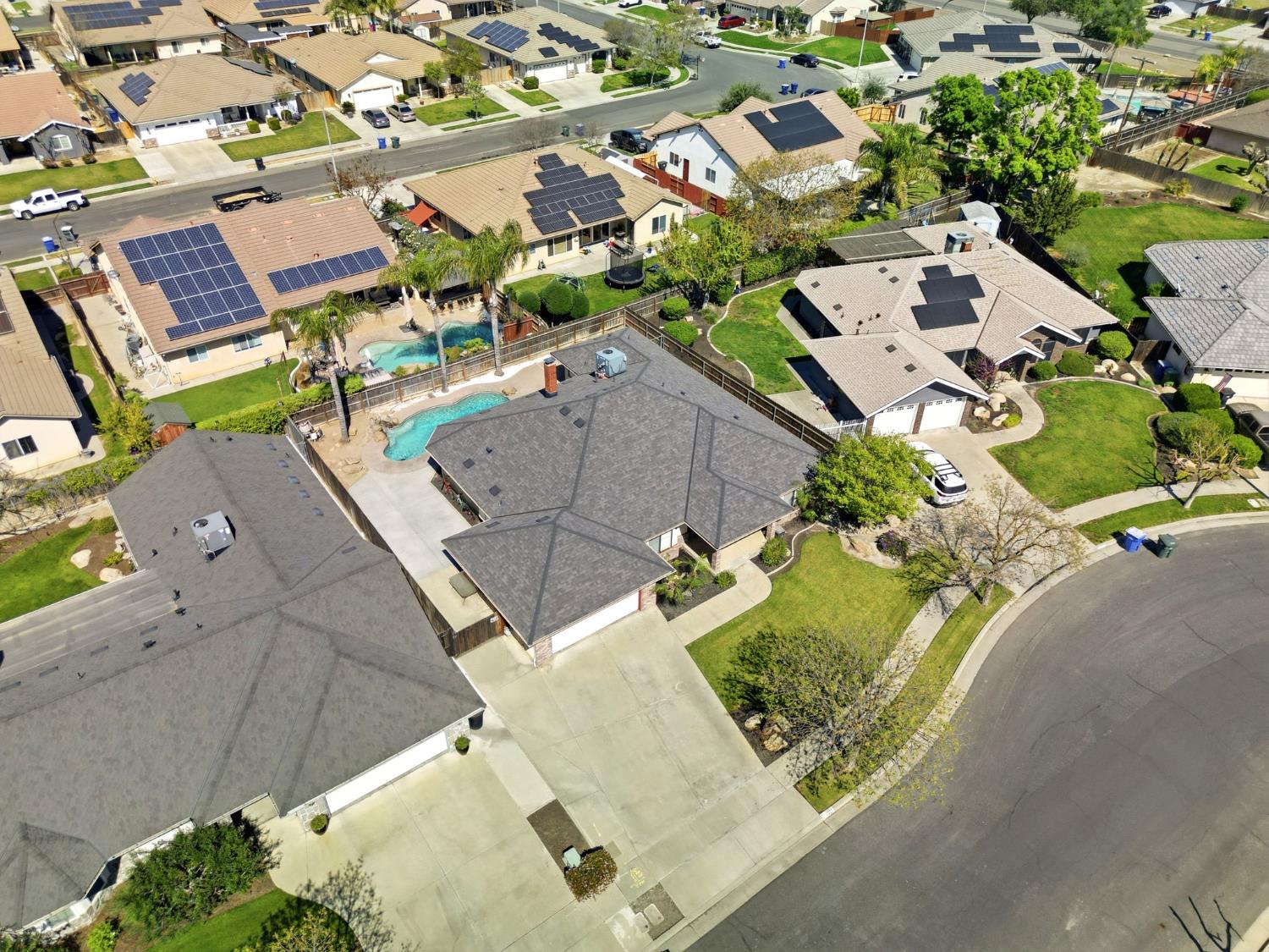 1332 Lincoln Ln, Lemoore, CA 93245