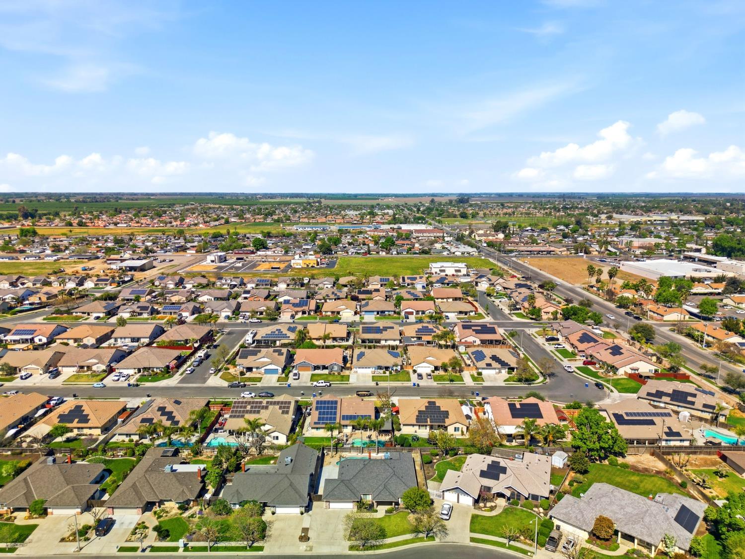 1332 Lincoln Ln, Lemoore, CA 93245