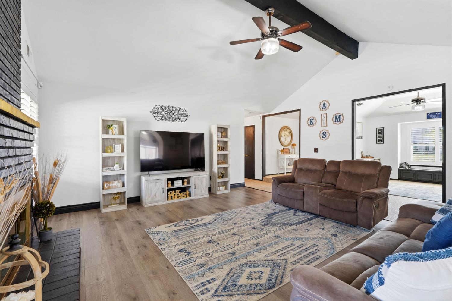 1332 Lincoln Ln, Lemoore, CA 93245