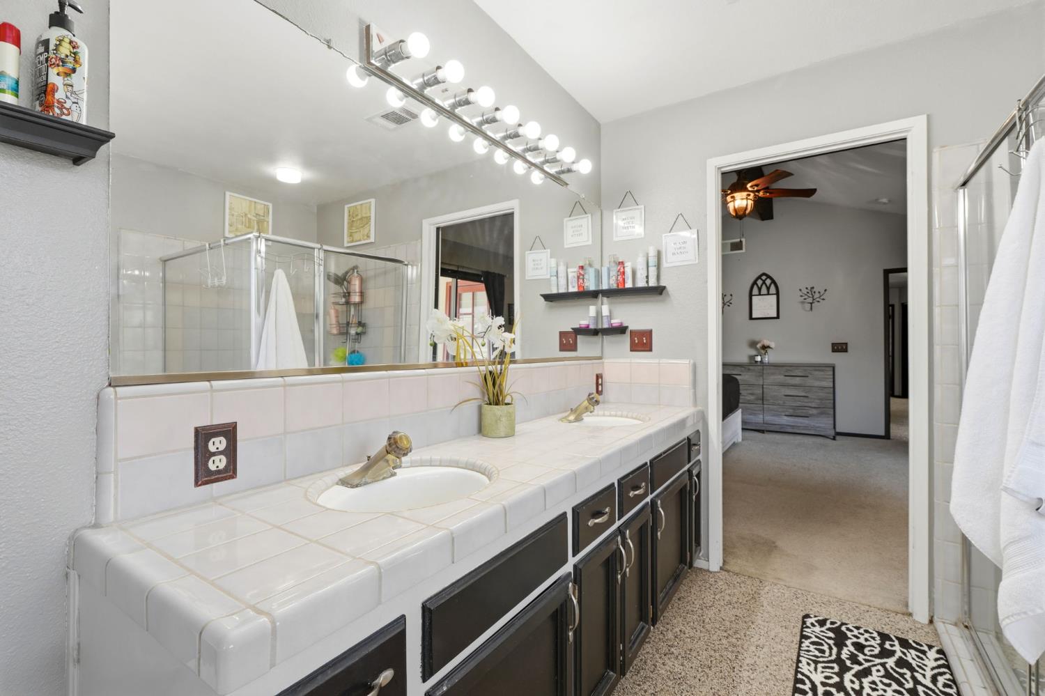 1332 Lincoln Ln, Lemoore, CA 93245