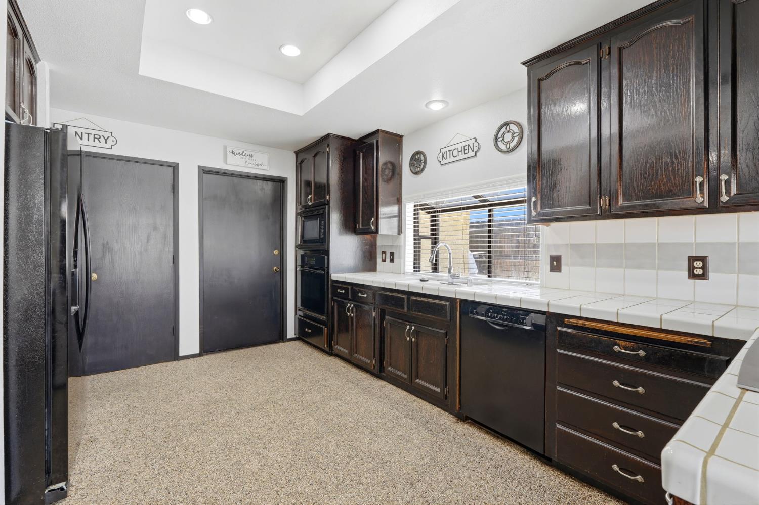 1332 Lincoln Ln, Lemoore, CA 93245