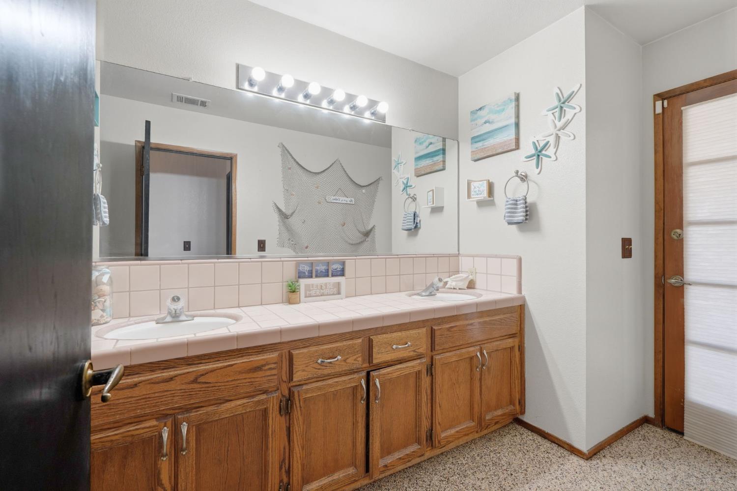 1332 Lincoln Ln, Lemoore, CA 93245