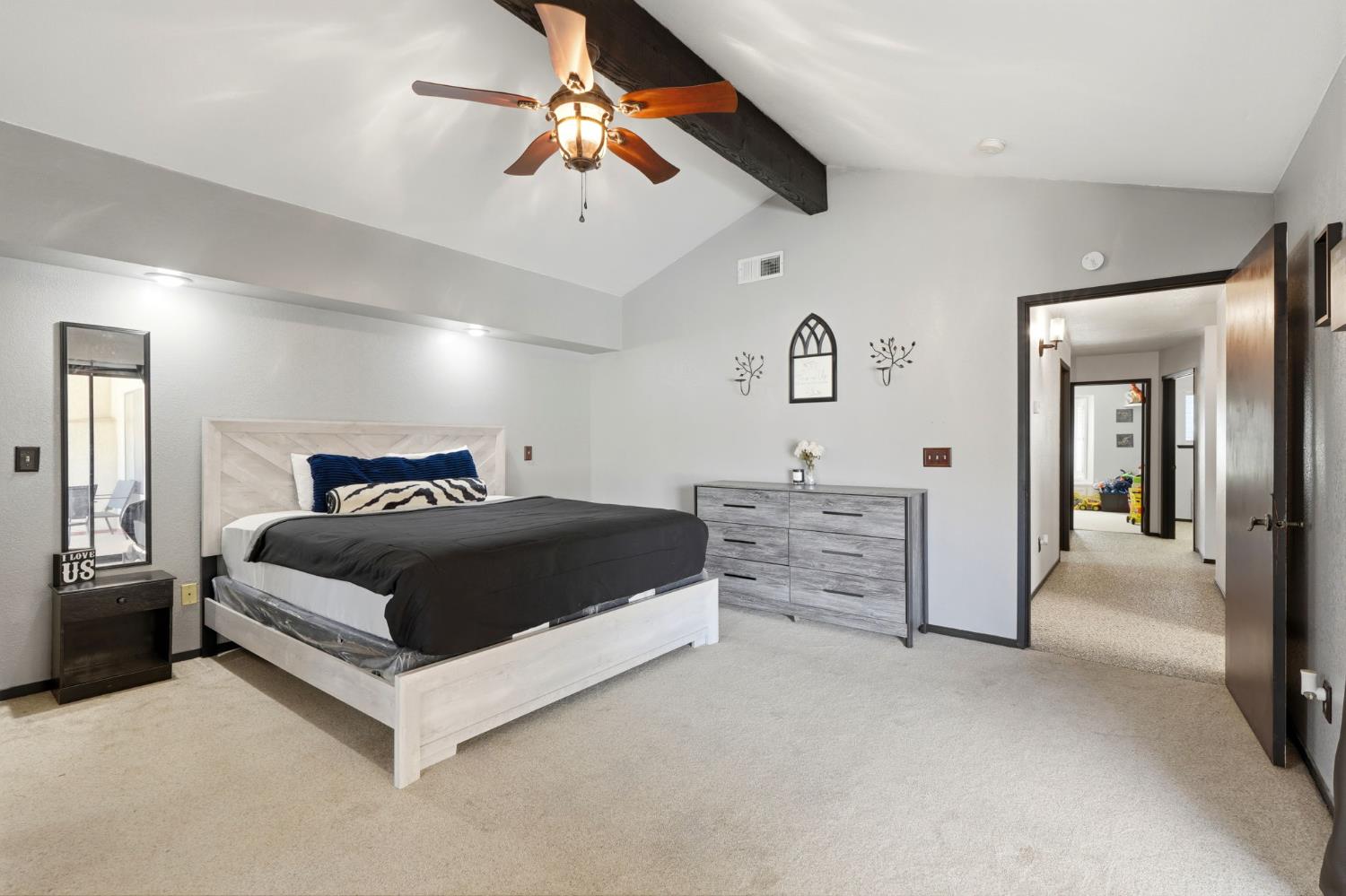 1332 Lincoln Ln, Lemoore, CA 93245