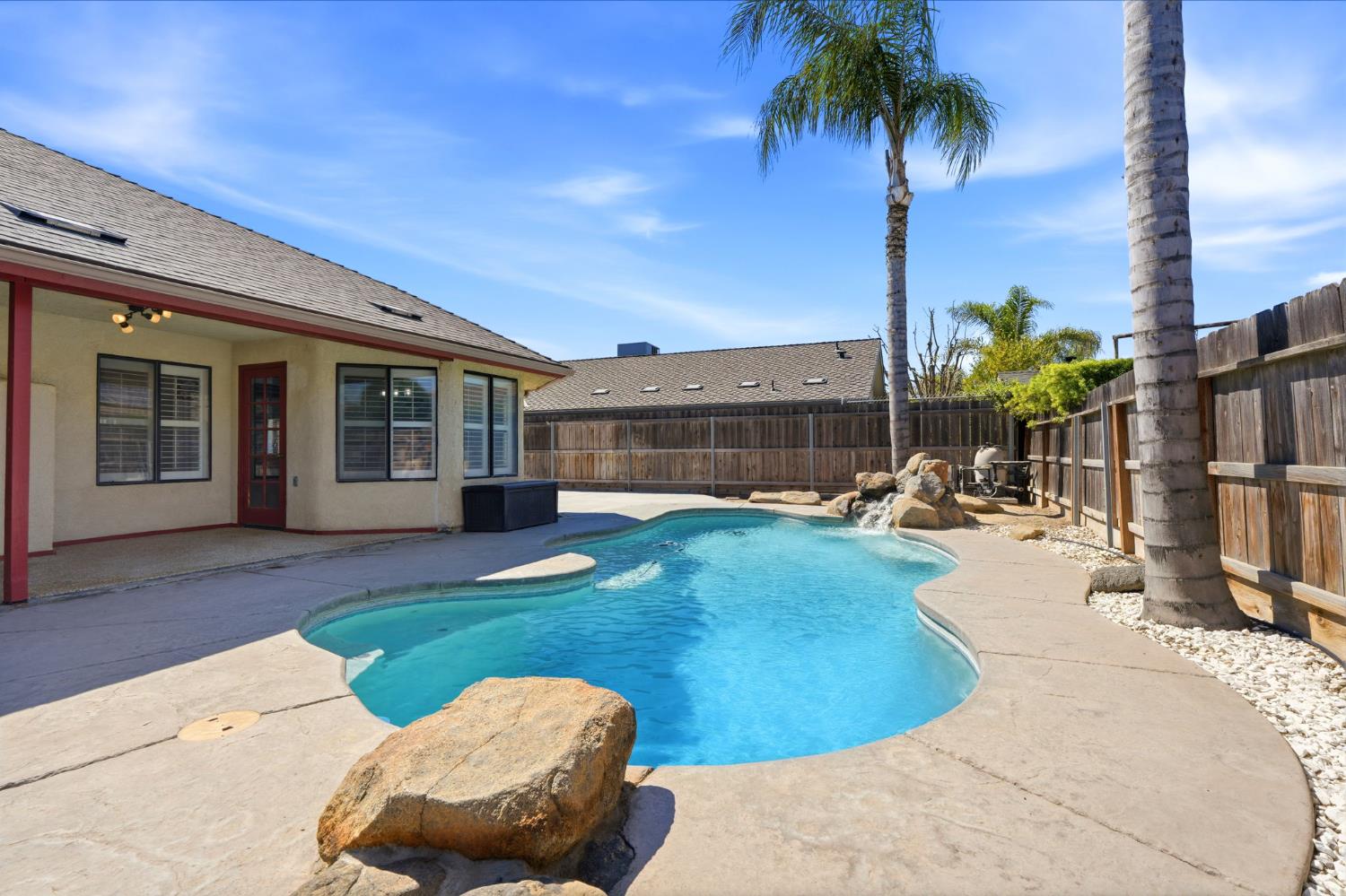 1332 Lincoln Ln, Lemoore, CA 93245