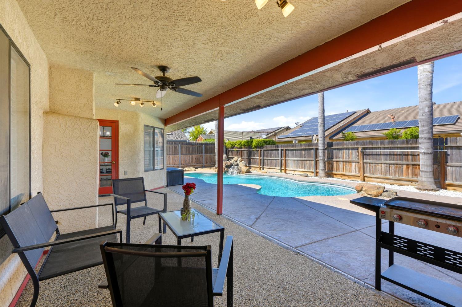 1332 Lincoln Ln, Lemoore, CA 93245