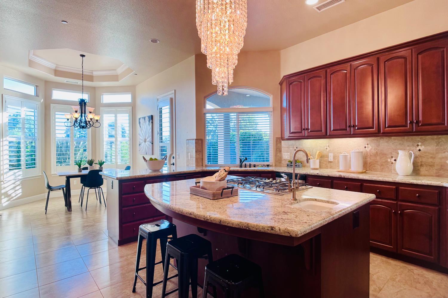 2770 Muncie Ave, Clovis, CA 93619