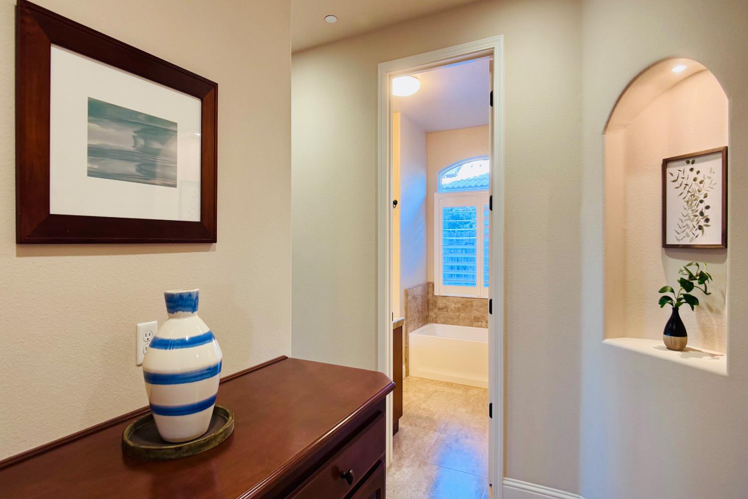 2770 Muncie Ave, Clovis, CA 93619