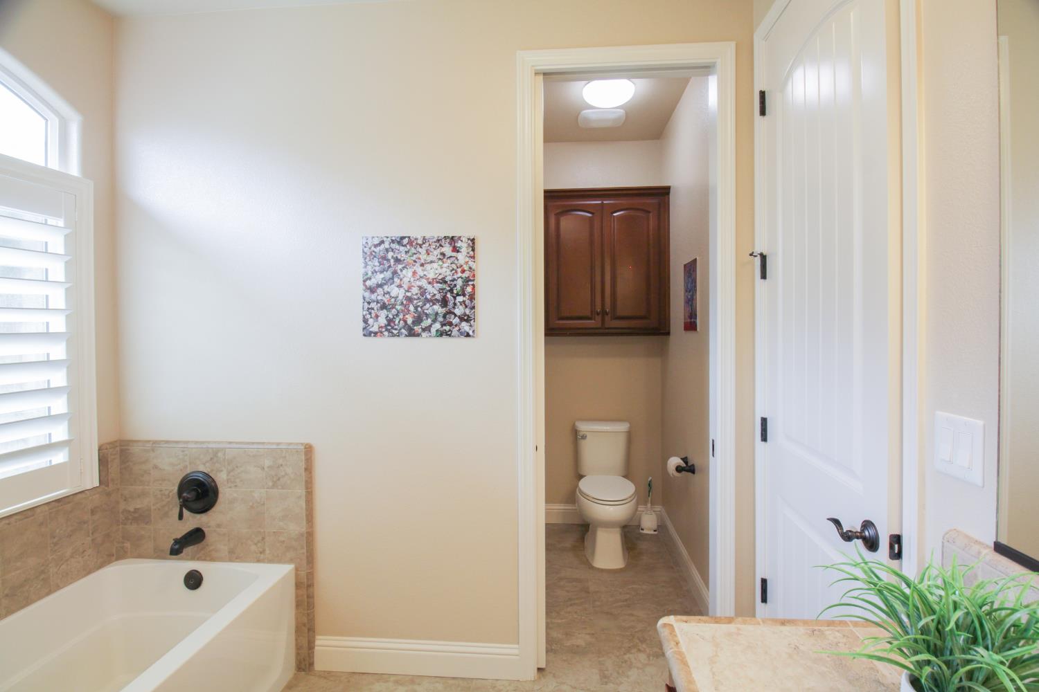 2770 Muncie Ave, Clovis, CA 93619