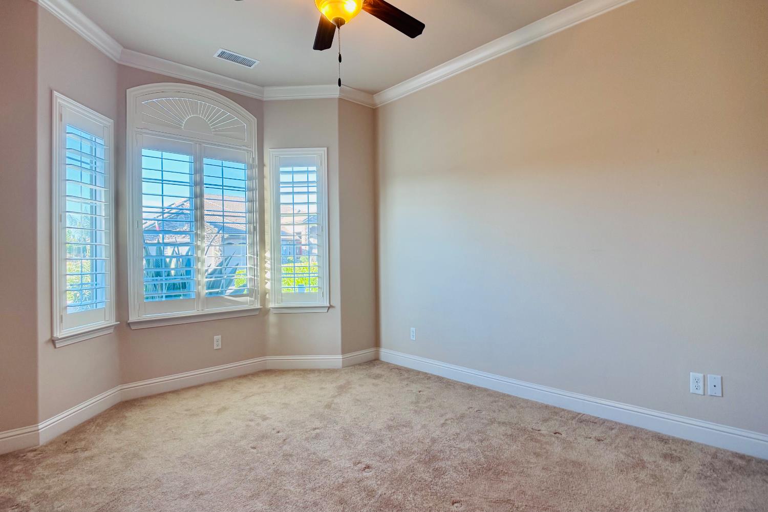 2770 Muncie Ave, Clovis, CA 93619