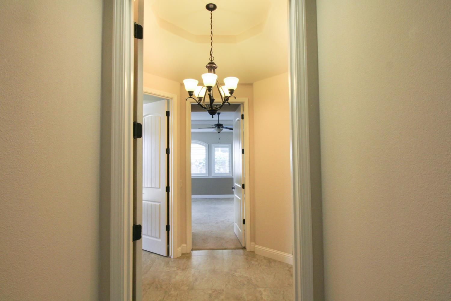 2770 Muncie Ave, Clovis, CA 93619