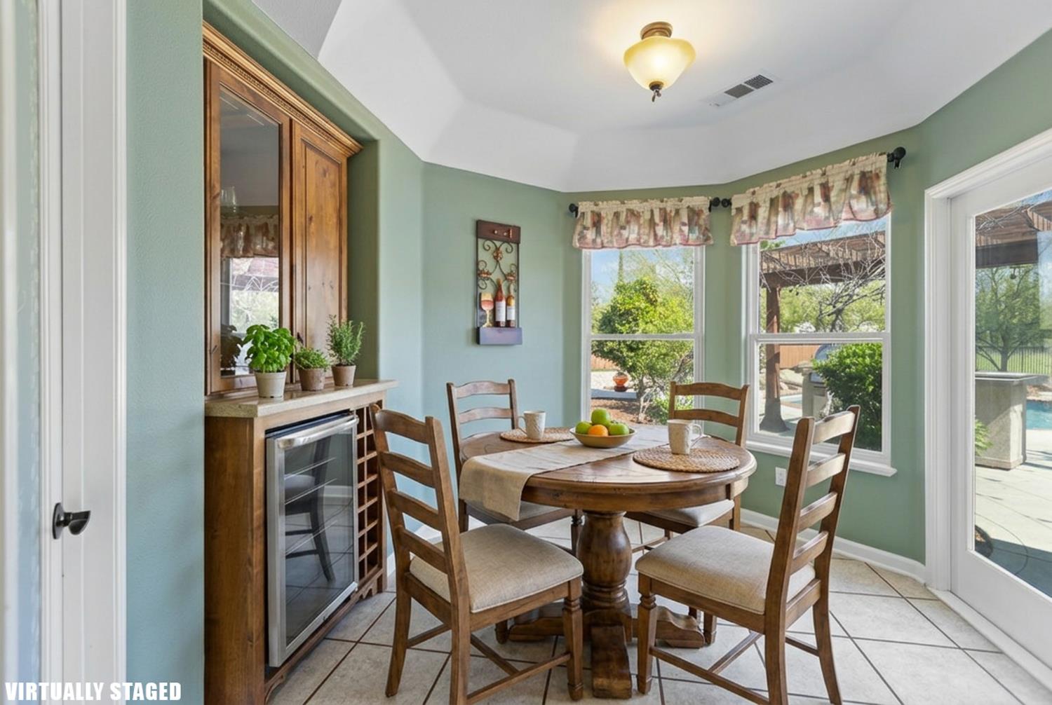 32250 Appaloosa Dr, Lindsay, CA 93265