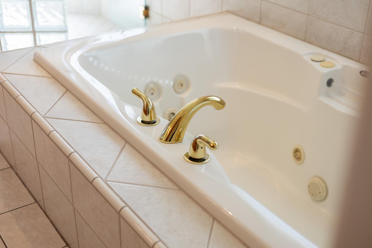 32250 Appaloosa Dr, Lindsay, CA 93265