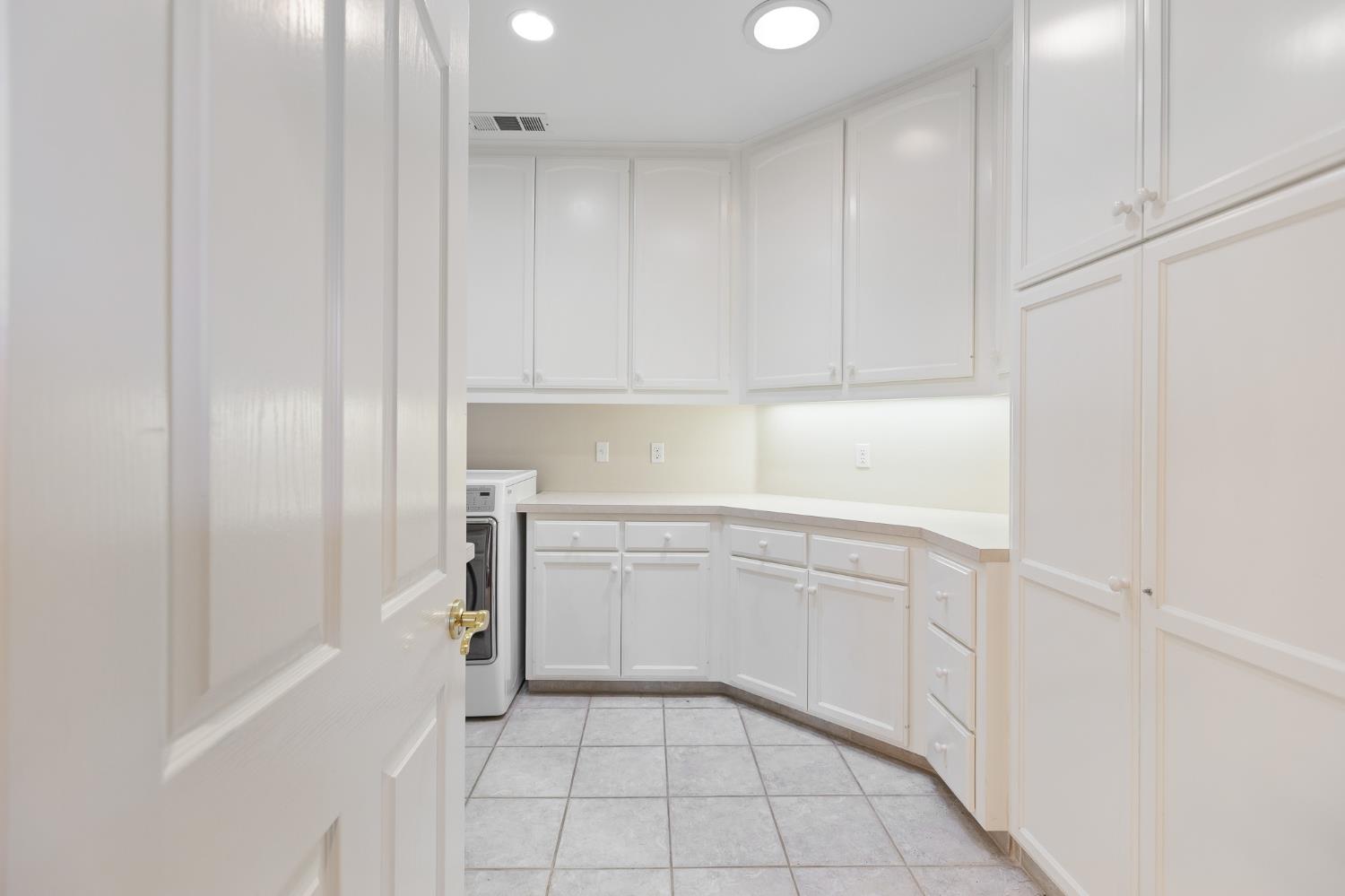 32250 Appaloosa Dr, Lindsay, CA 93265