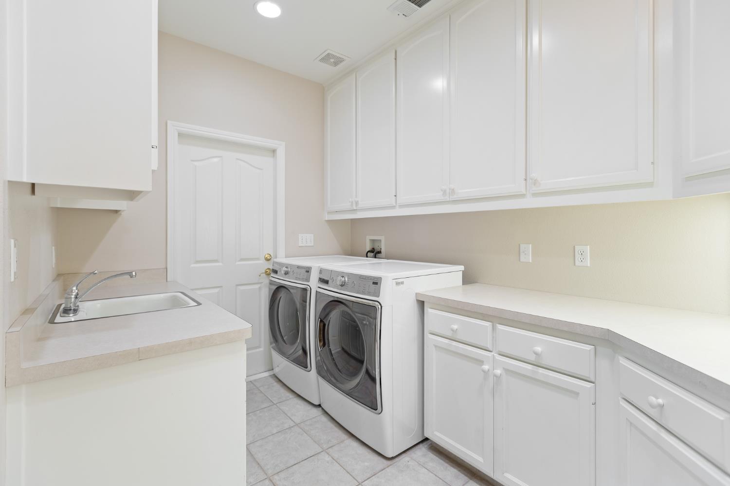 32250 Appaloosa Dr, Lindsay, CA 93265