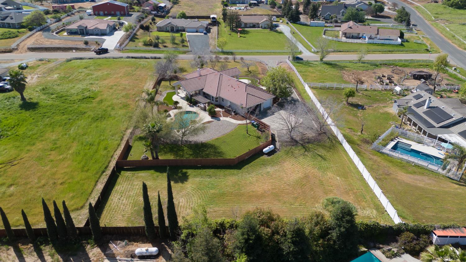 32250 Appaloosa Dr, Lindsay, CA 93265